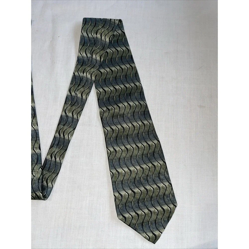 Ziggurat Men’s Dress Tie Size 57” Green 100% Silk Business Formal